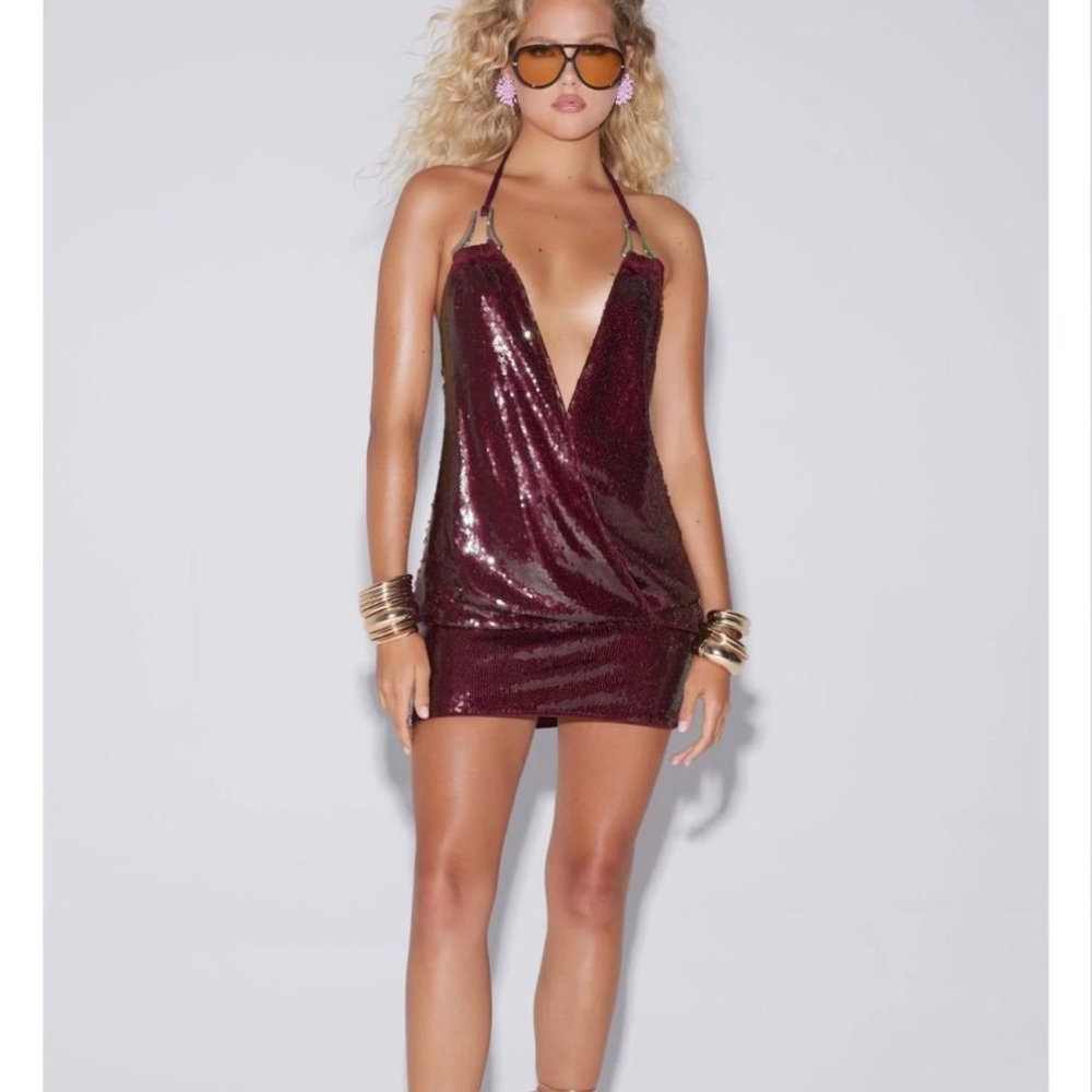 Elegant Burgundy Sequin Halter Mini Dress